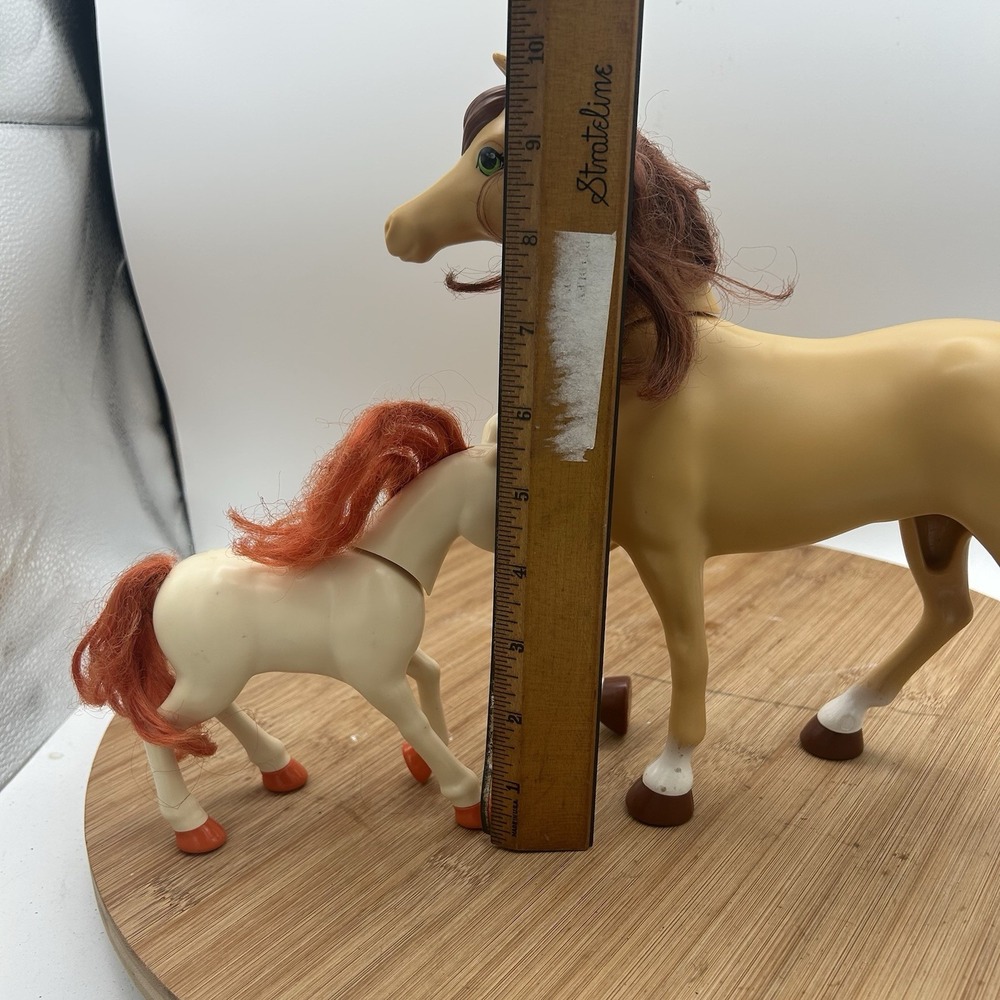 Barbie Hugs N Plays Barbie Horse & Chelsea Horse With Moveable Heads No Saddles - Picture 6 of 6